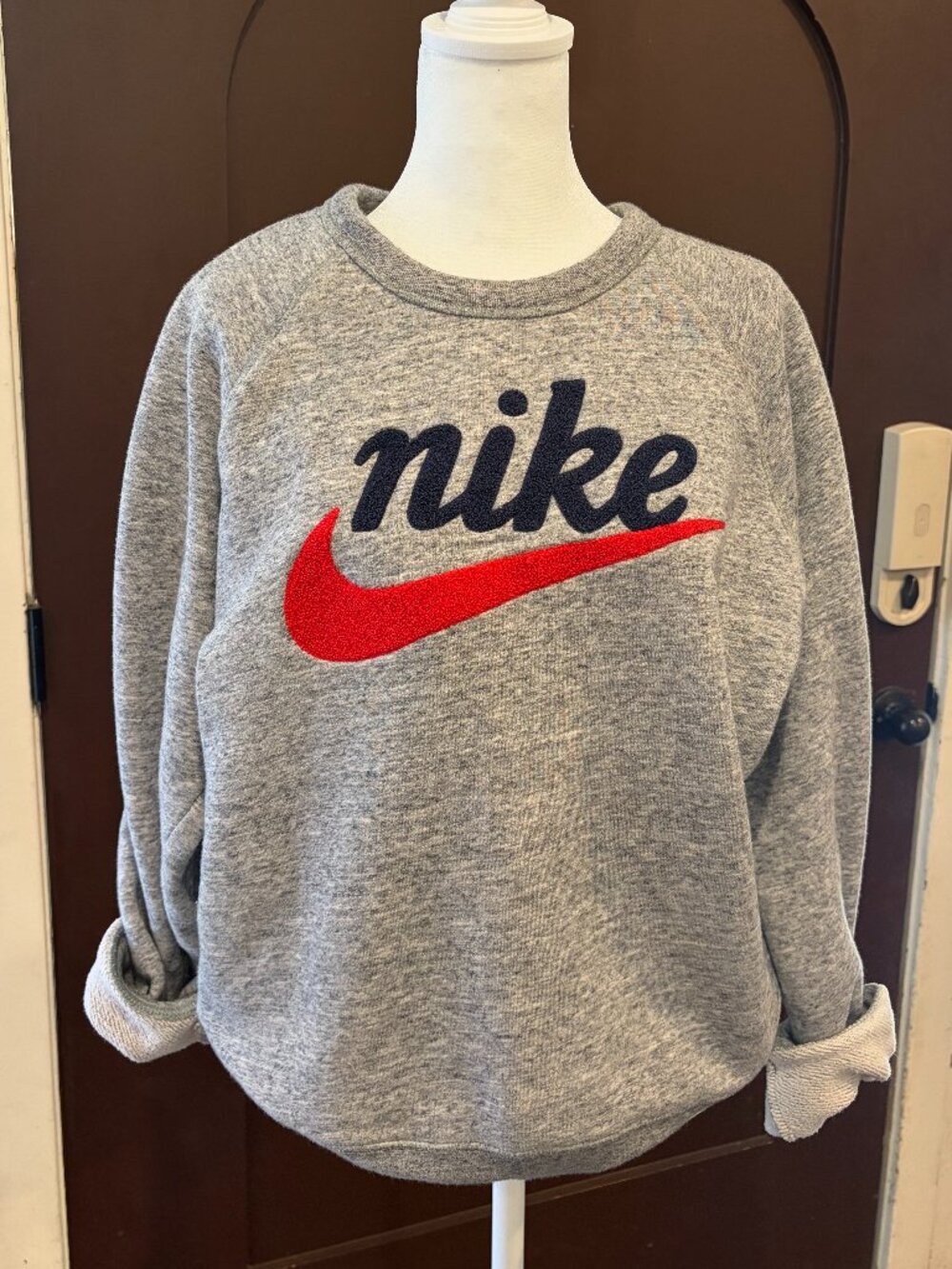 Nike Heritage Sweatshirt with chenille lettering | Medium